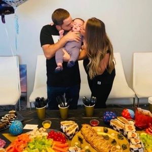 Meet your Posher, Avi